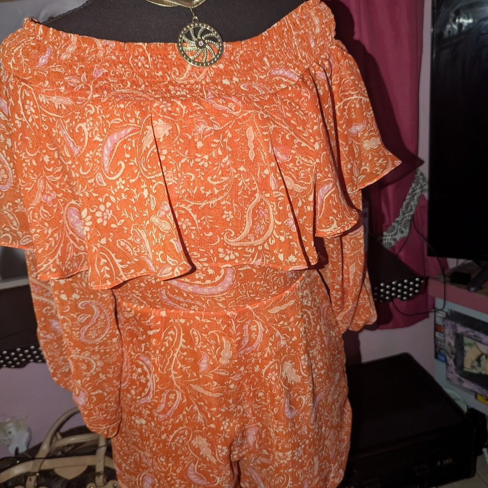 Coral Colored  Paisley Off-Shoulder ,Short Set Jumper. Super Sexy